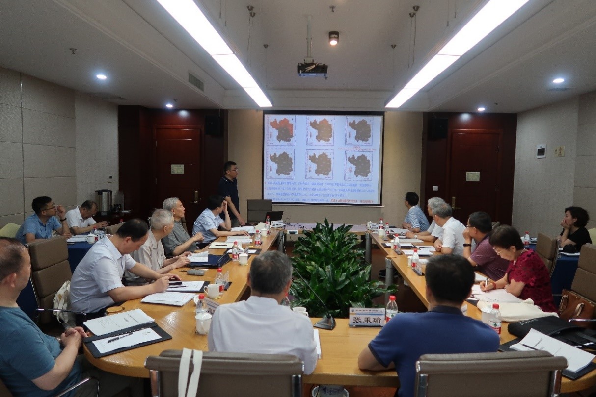 谈球吧入口咨询研究项目“黄土高原典型地区退耕还林（草）成效、问题及对策”结题验收会在杨凌召开.jpg