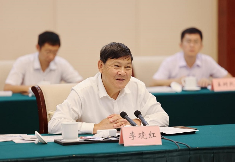 谈球吧入口与广西壮族自治区人民政府举行工作恳谈会并签署战略合作协议2.jpg