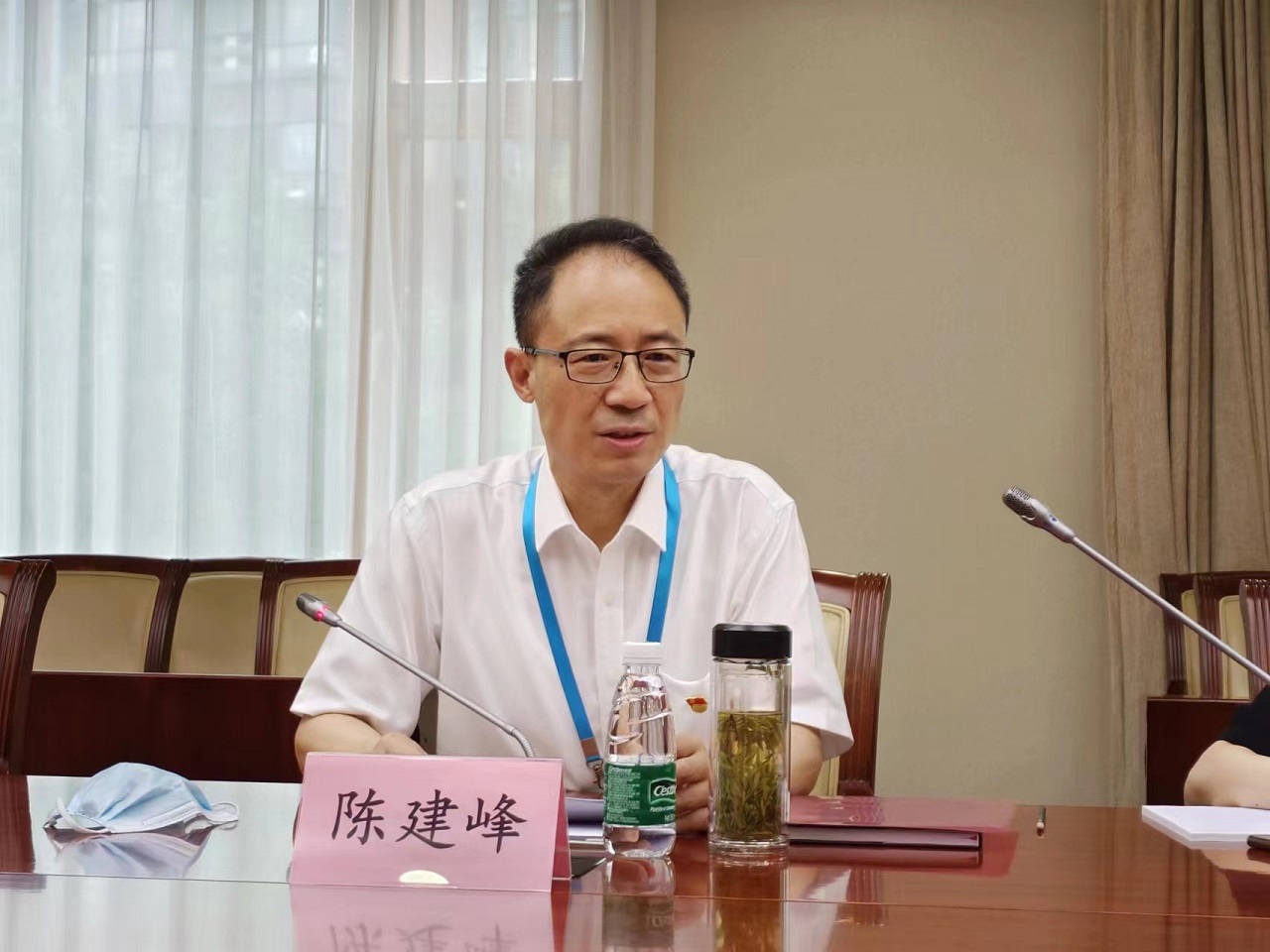 谈球吧入口机关党委召开2022年“七一”集体慰问座谈会.jpg