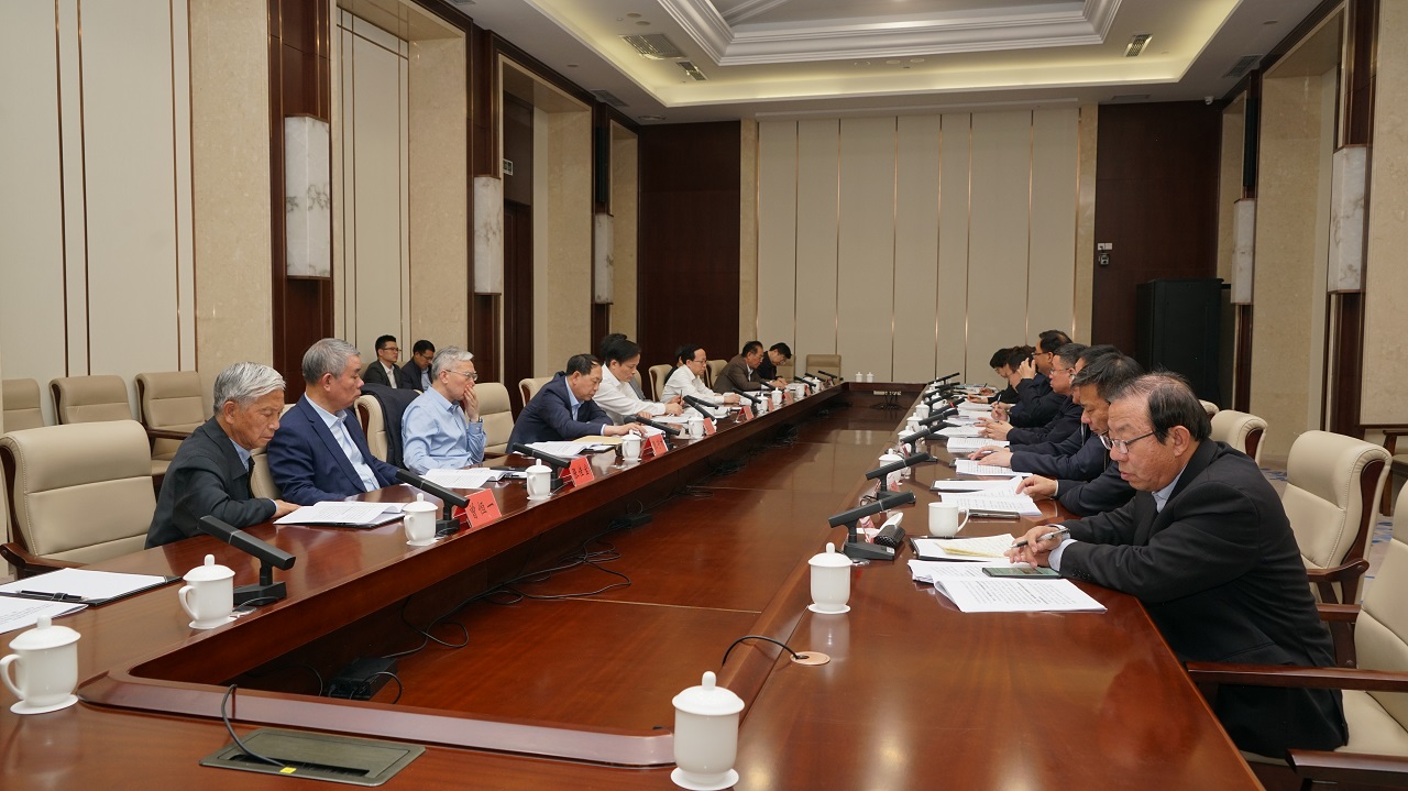 谈球吧入口 内蒙古自治区人民政府合作协议签约暨中国工程科技发展战略内蒙古研究院揭牌成立