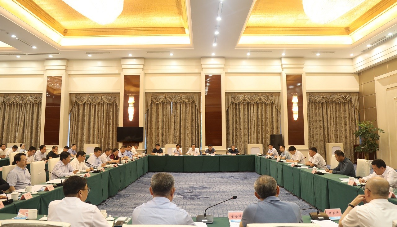 谈球吧入口 安徽省人民政府合作委员会第一次会议在合肥召开