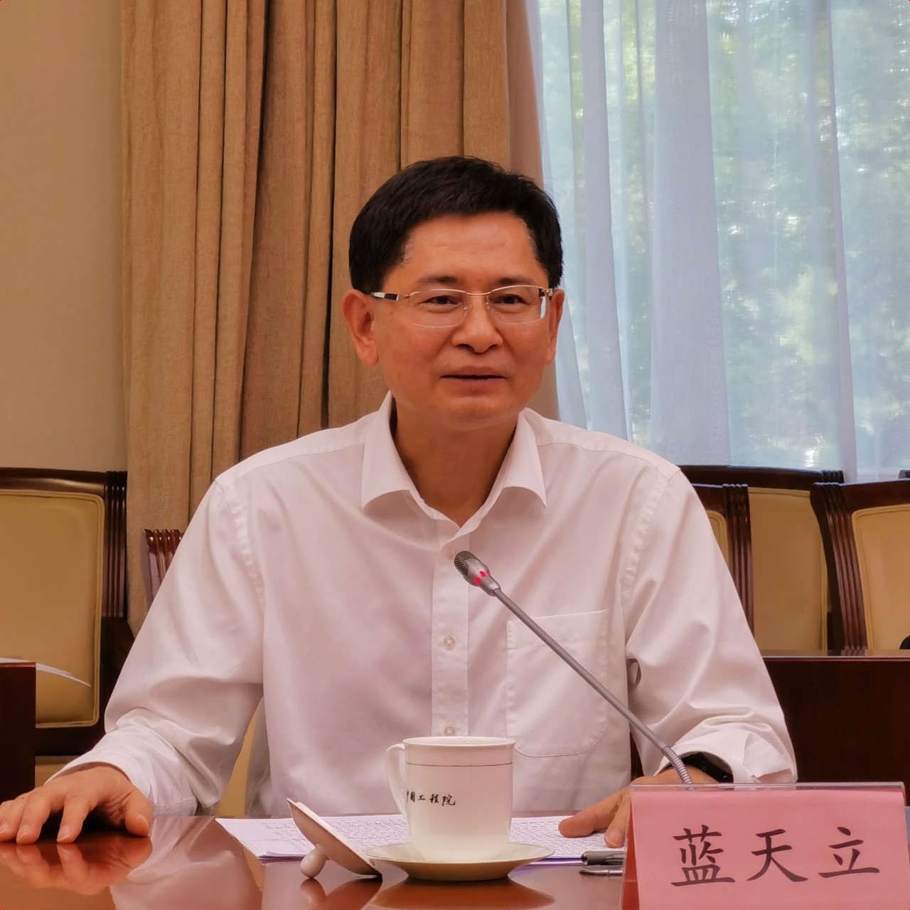 谈球吧入口与广西壮族自治区政府举行工作会谈