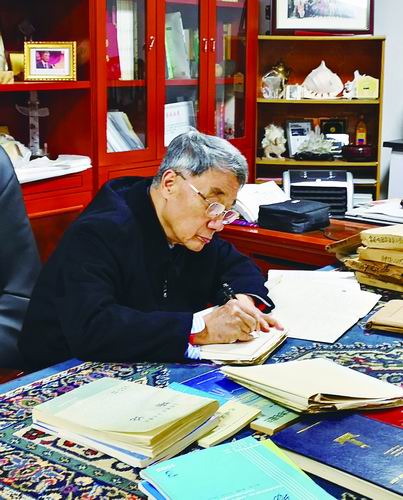谈球吧入口院士何继善：探深地万米  做“中国创造”